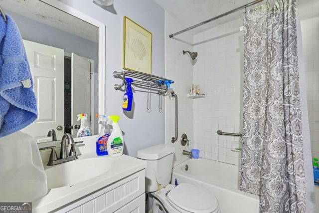 2959 Bobolink Drive, Rex, GA 30273