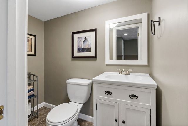 124 Watuppa Ave, Somerset, MA 02726