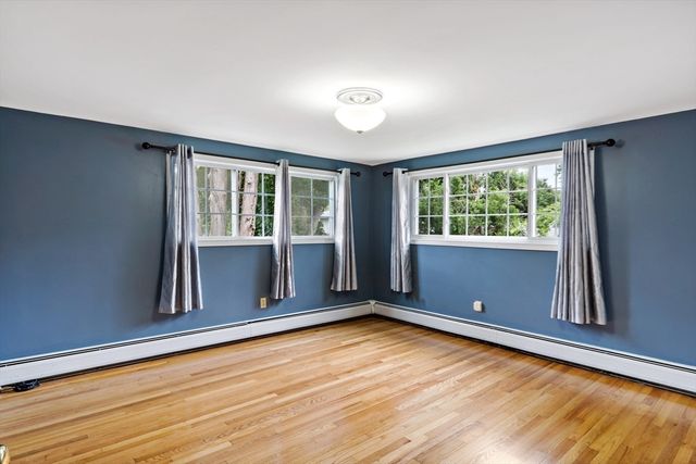 124 Watuppa Ave, Somerset, MA 02726