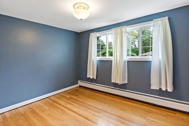 124 Watuppa Ave, Somerset, MA 02726