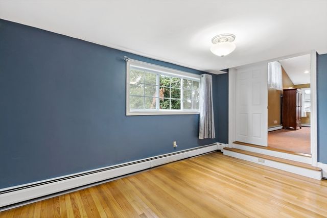 124 Watuppa Ave, Somerset, MA 02726