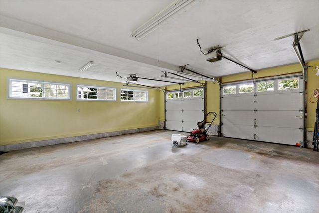 124 Watuppa Ave, Somerset, MA 02726