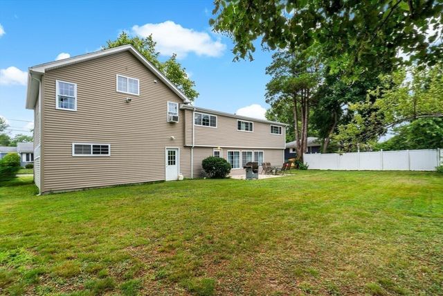 124 Watuppa Ave, Somerset, MA 02726