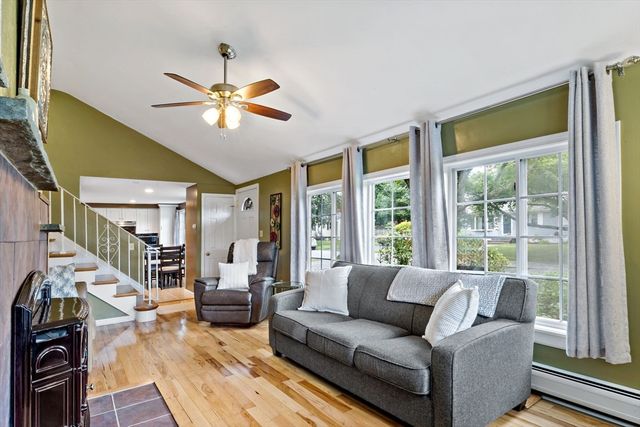 124 Watuppa Ave, Somerset, MA 02726