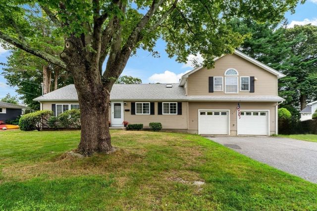 124 Watuppa Ave, Somerset, MA 02726