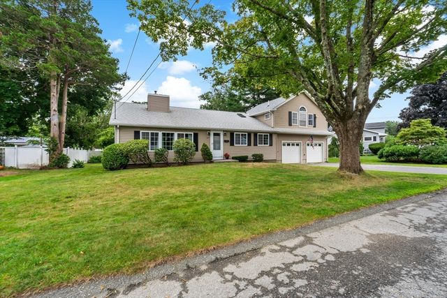 124 Watuppa Ave, Somerset, MA 02726