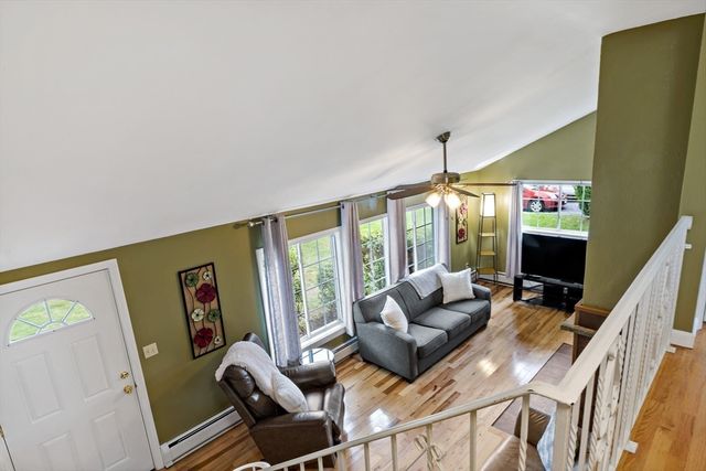 124 Watuppa Ave, Somerset, MA 02726