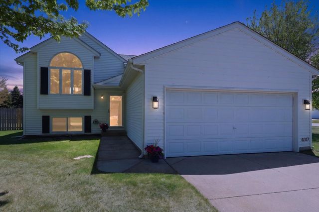 4317 Saturn Drive, Dorr, MI 49323