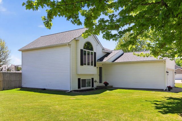 4317 Saturn Drive, Dorr, MI 49323