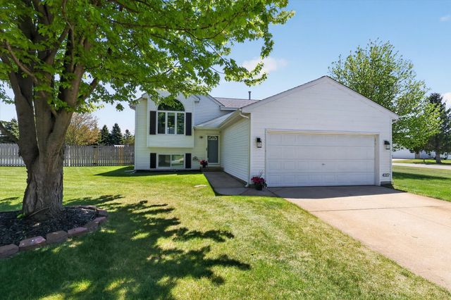 4317 Saturn Drive, Dorr, MI 49323