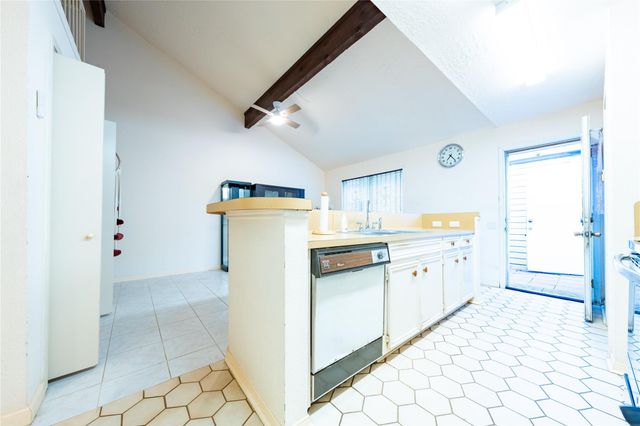 9168 Wilcrest Drive 9168, Houston, TX 77099