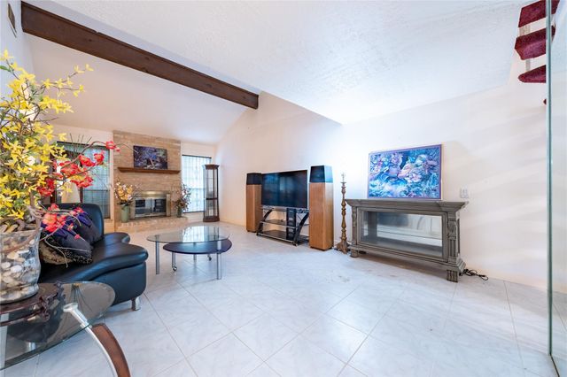 9168 Wilcrest Drive 9168, Houston, TX 77099