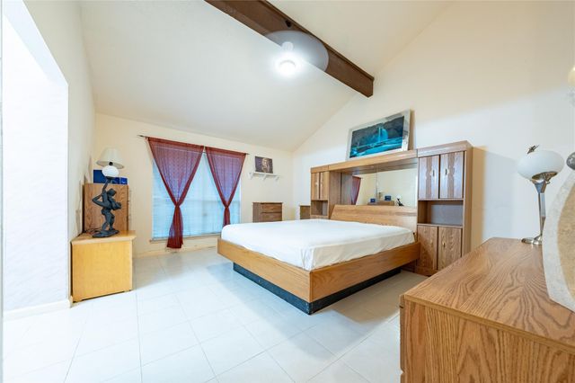 9168 Wilcrest Drive 9168, Houston, TX 77099