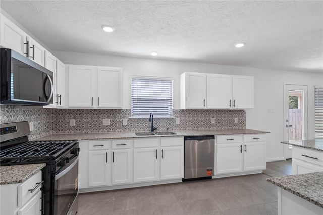 10160 Maple Cove Lane, Willis, TX 77378