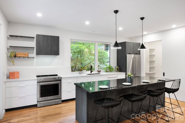 190 Rumbough Place, Asheville, NC 28806