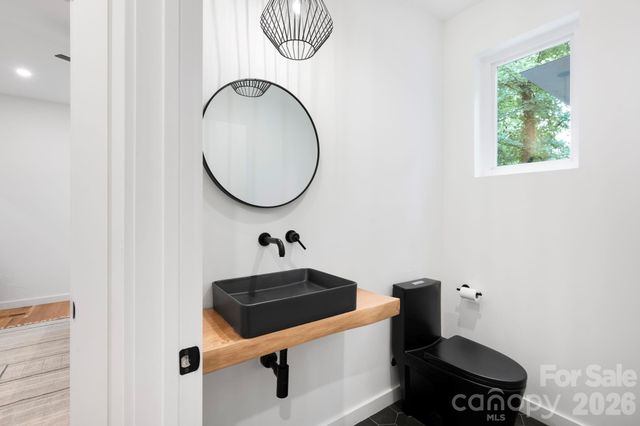 190 Rumbough Place, Asheville, NC 28806