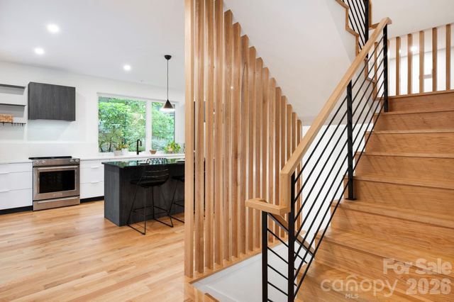 190 Rumbough Place, Asheville, NC 28806