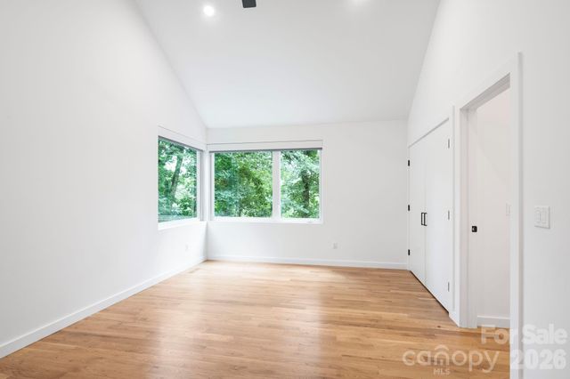 190 Rumbough Place, Asheville, NC 28806