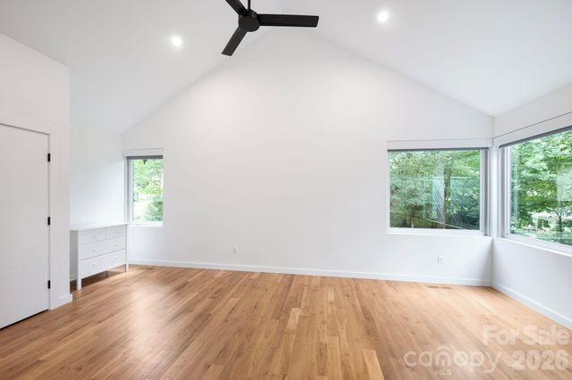 190 Rumbough Place, Asheville, NC 28806