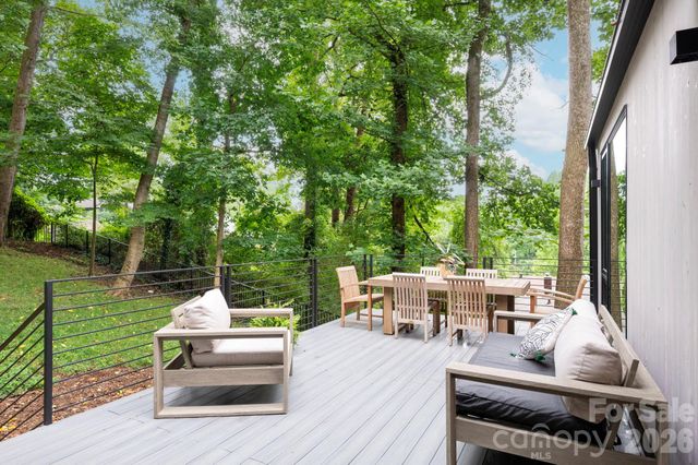 190 Rumbough Place, Asheville, NC 28806