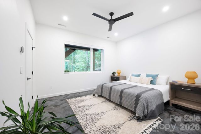 190 Rumbough Place, Asheville, NC 28806