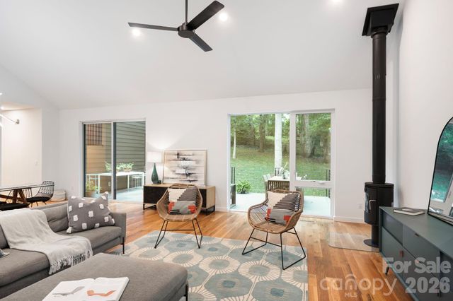 190 Rumbough Place, Asheville, NC 28806