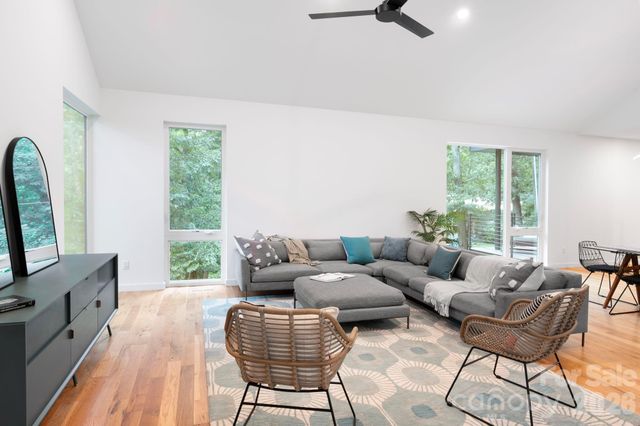 190 Rumbough Place, Asheville, NC 28806