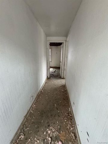 19552 Pelkey Street, Detroit, MI 48205