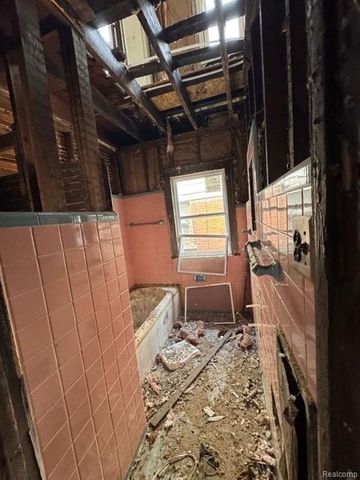 19552 Pelkey Street, Detroit, MI 48205