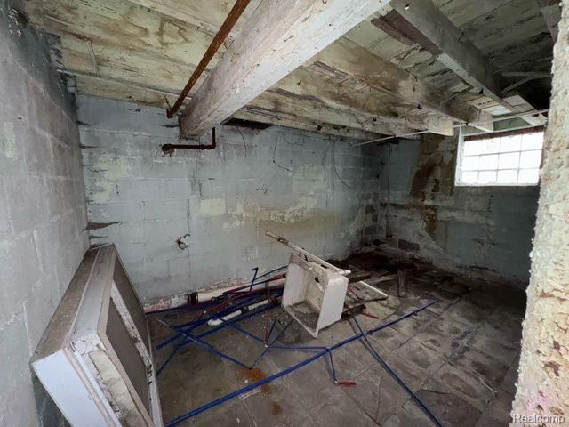 19552 Pelkey Street, Detroit, MI 48205