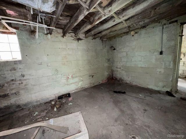 19552 Pelkey Street, Detroit, MI 48205