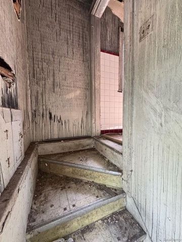 19552 Pelkey Street, Detroit, MI 48205