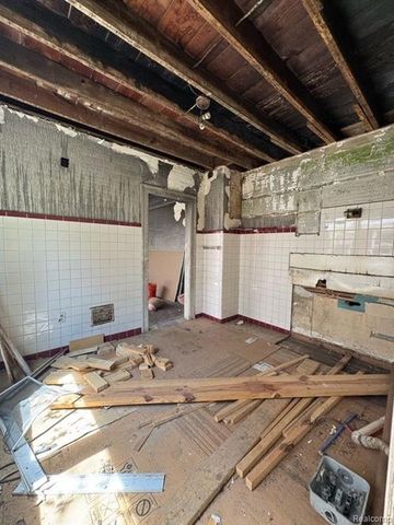 19552 Pelkey Street, Detroit, MI 48205