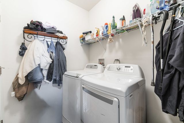 731 Slate Run, Elgin, IL 60124