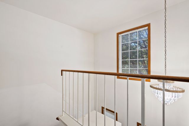 1404 W Sapphire Drive, Hoffman Estates, IL 60192