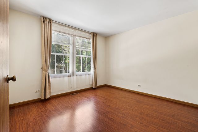 1404 W Sapphire Drive, Hoffman Estates, IL 60192