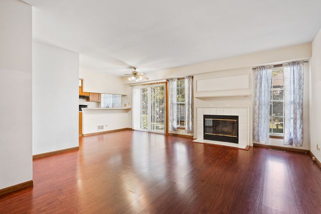 1404 W Sapphire Drive, Hoffman Estates, IL 60192