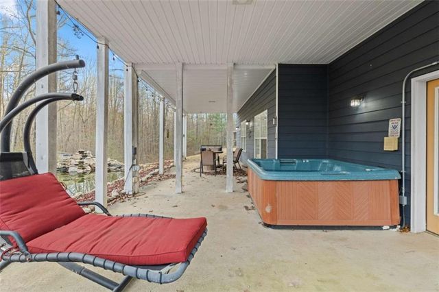 8399 E Carroll Road, Whitesburg, GA 30185