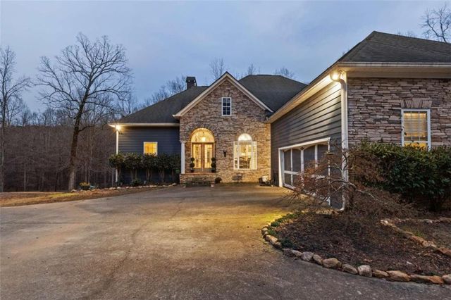 8399 E Carroll Road, Whitesburg, GA 30185