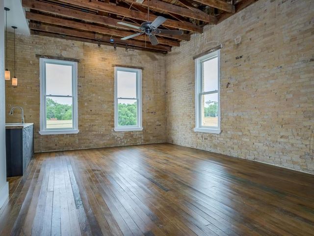 110 S Main ST 202, Elgin, TX 78621