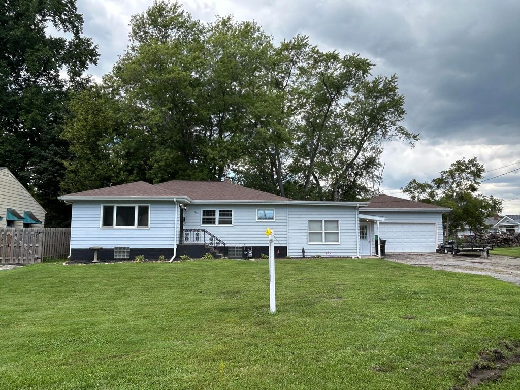 36 N Linda Street, Hobart, IN 46342