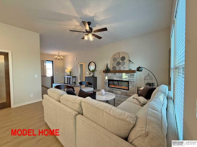 16663 Locust Street, Omaha, NE 68116