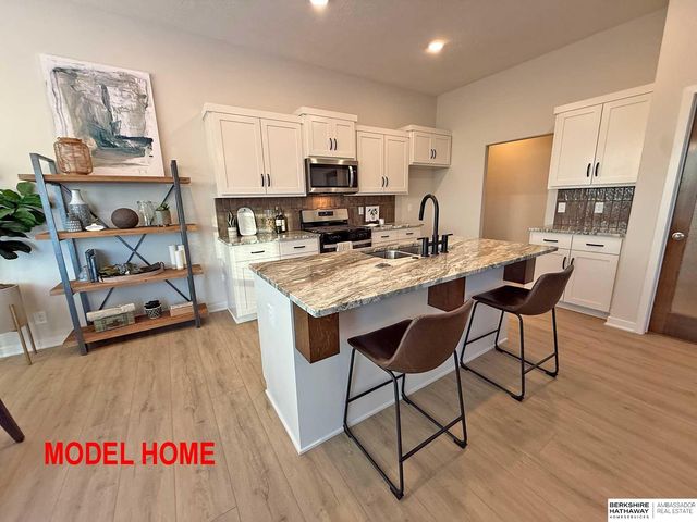 16663 Locust Street, Omaha, NE 68116