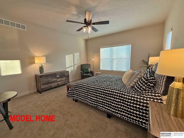 16663 Locust Street, Omaha, NE 68116