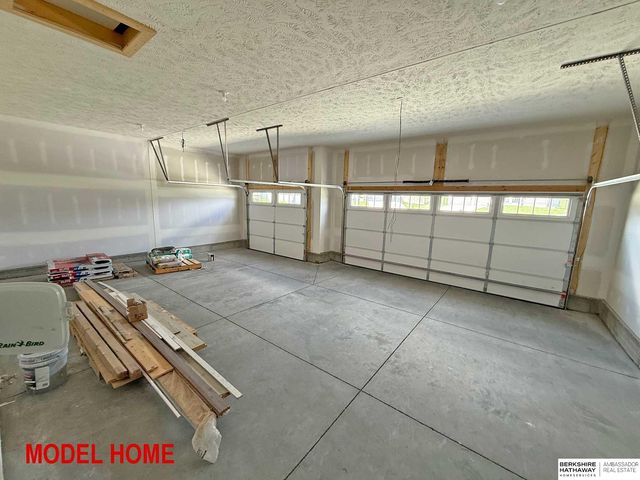 16663 Locust Street, Omaha, NE 68116