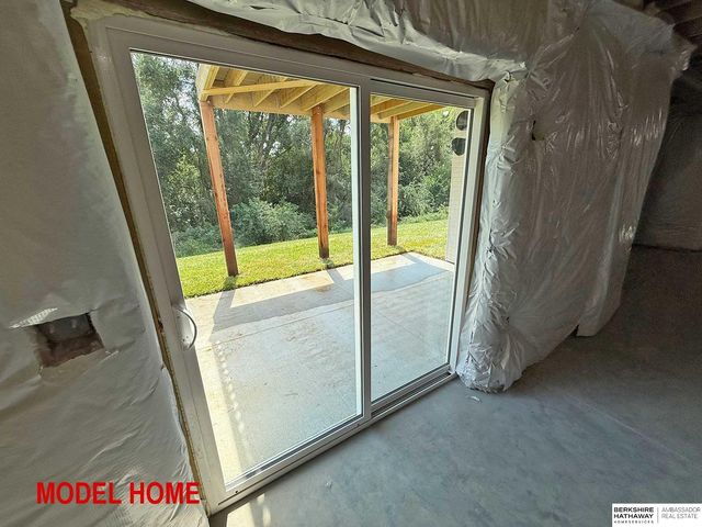 16663 Locust Street, Omaha, NE 68116