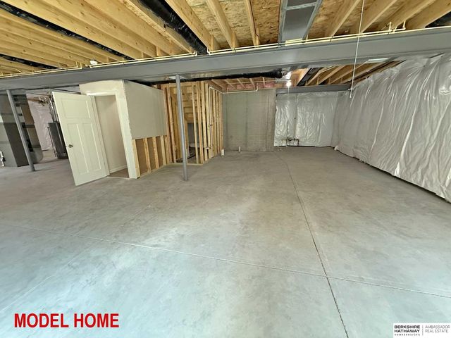 16663 Locust Street, Omaha, NE 68116