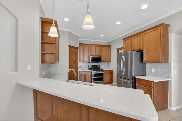 7403 SURREY WOOD LANE, Apollo Beach, FL 33572