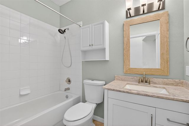 7403 SURREY WOOD LANE, Apollo Beach, FL 33572