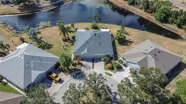 7403 SURREY WOOD LANE, Apollo Beach, FL 33572